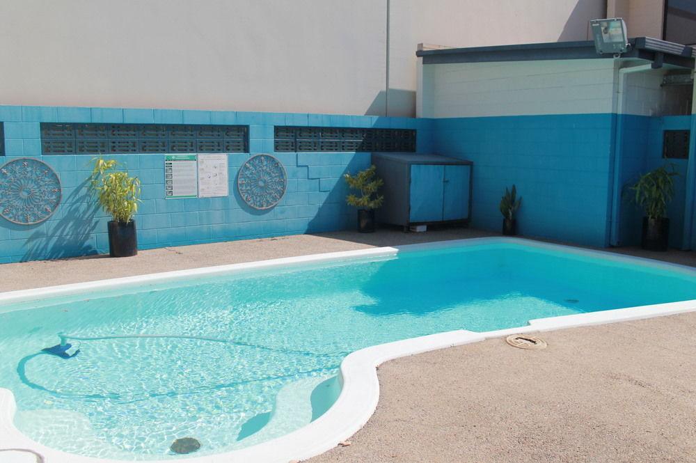 Sarina Motor Inn Extérieur photo