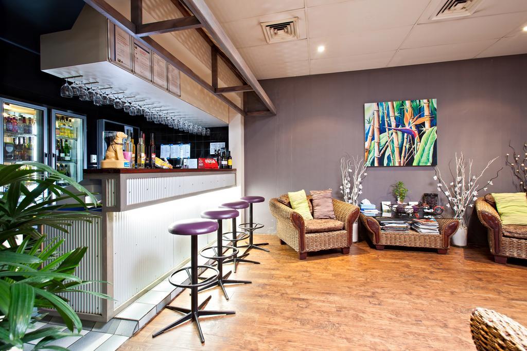 Sarina Motor Inn Extérieur photo