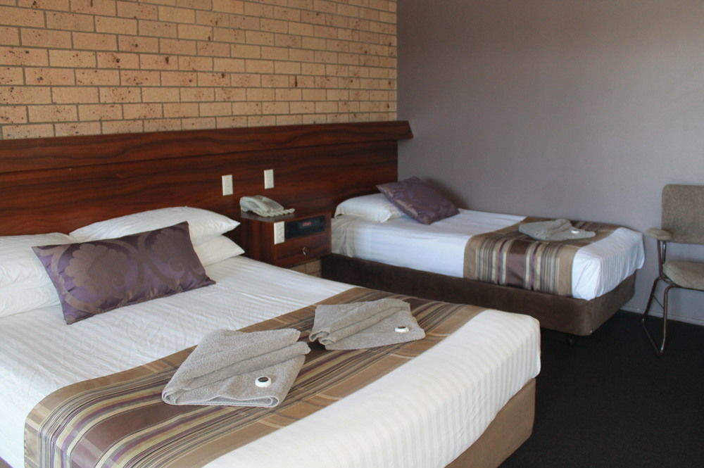 Sarina Motor Inn Extérieur photo